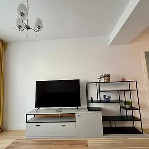  Apartment C-entral With Private Parking